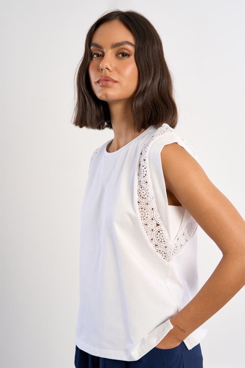 T-shirt aux manches ajourées