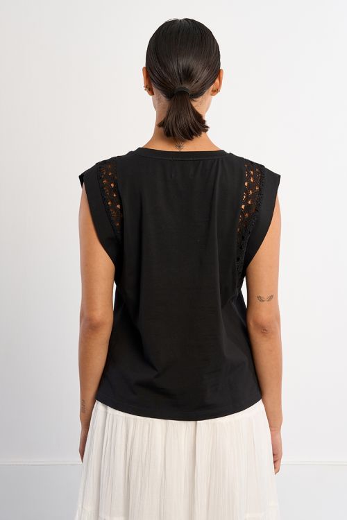 T-shirt aux manches ajourées
