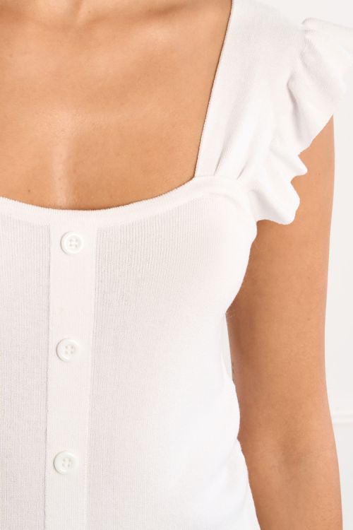 Top de mujer de tirante ancho, detalle volantes.