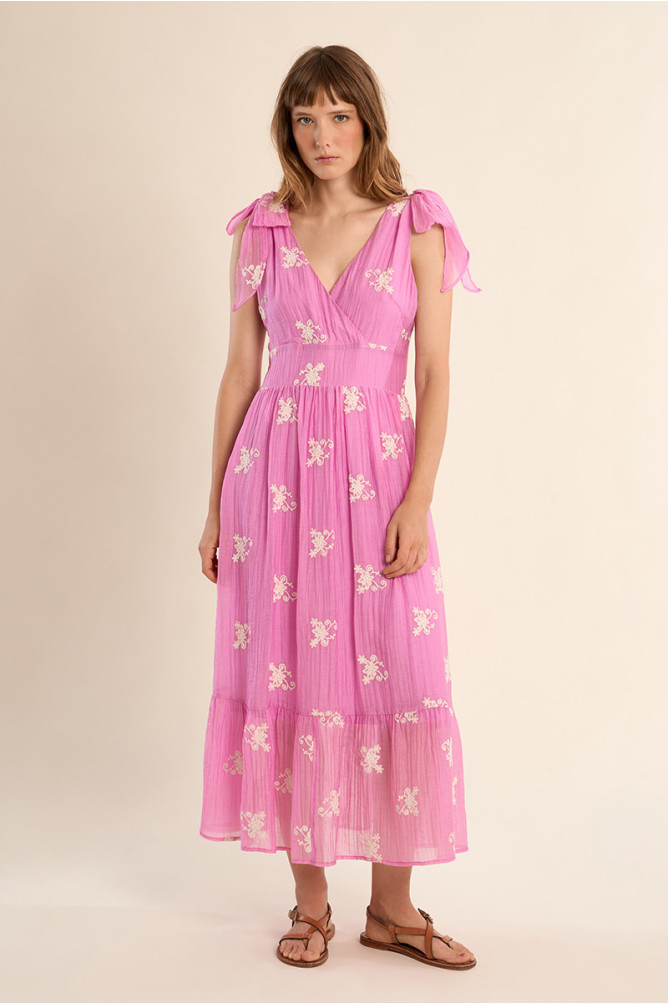 Robe longue avec broderies