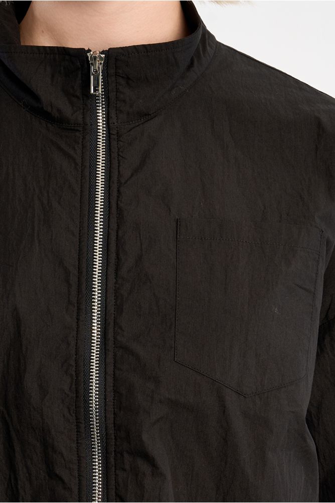 Chaqueta de mujer de manga larga, detalle de encaje.