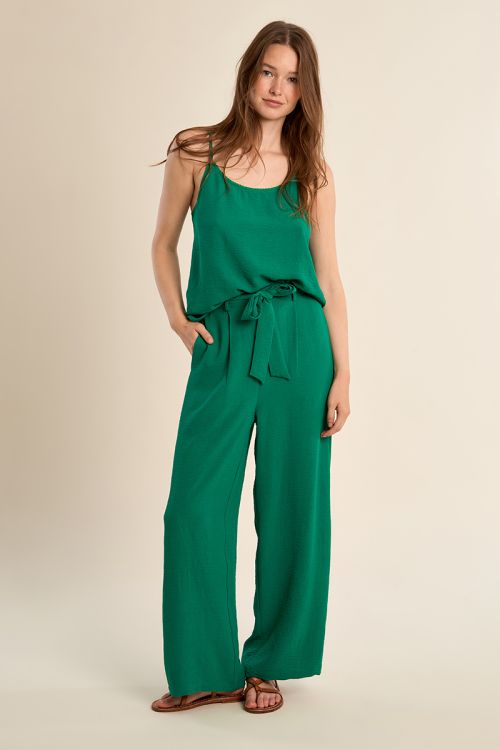 Top de mujer lencero, de tirantes.