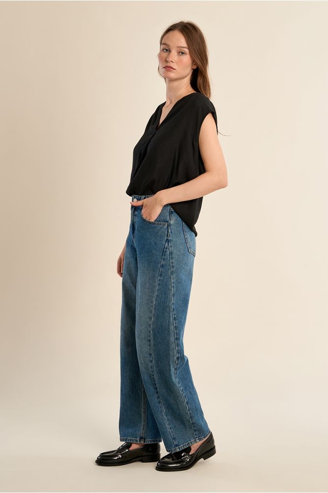 Sleeveless top