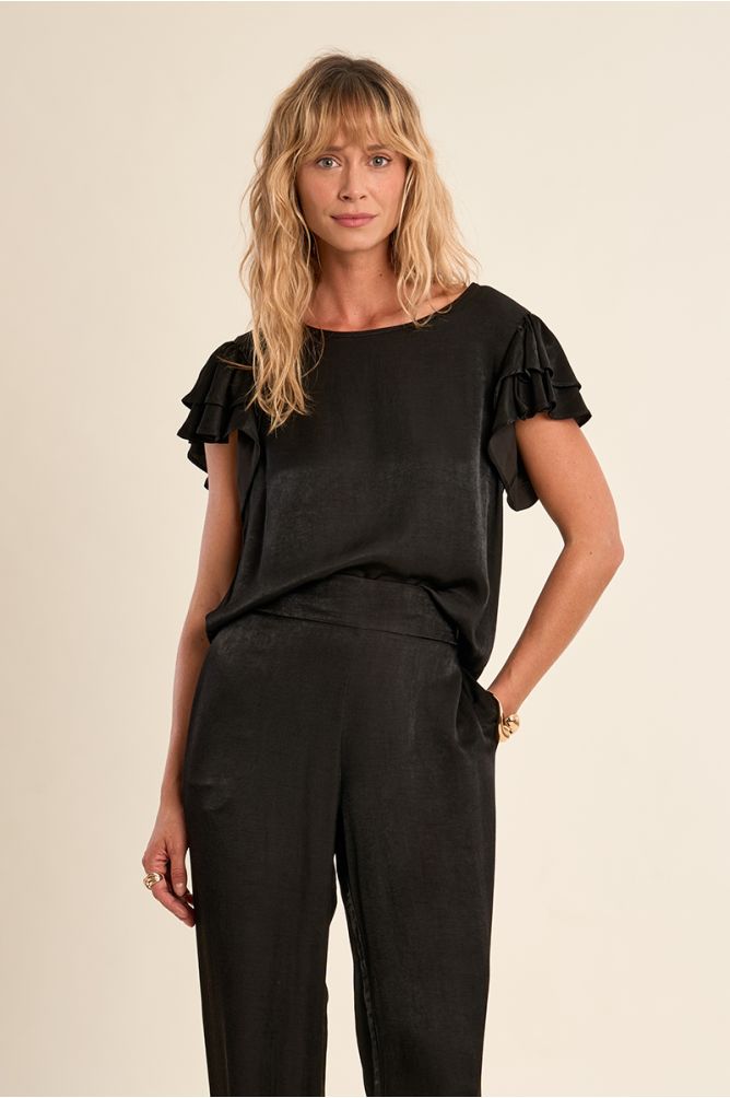 Short-sleeved top