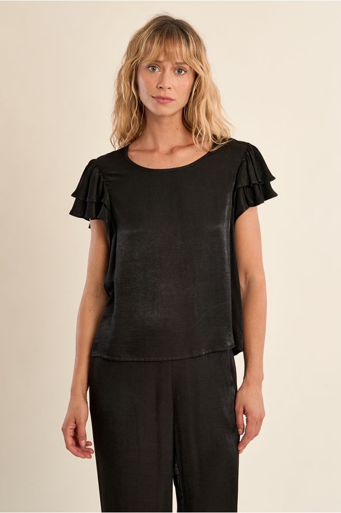 Short-sleeved top