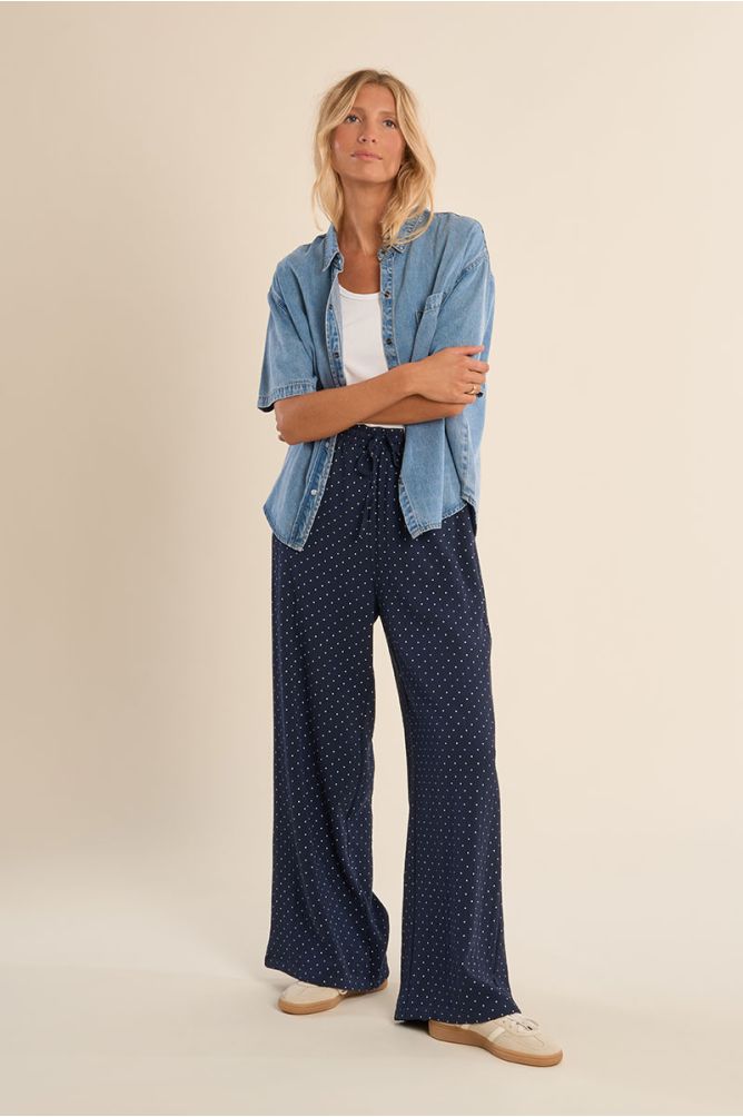 Pantalón de mujer largo, estampado lunares.
