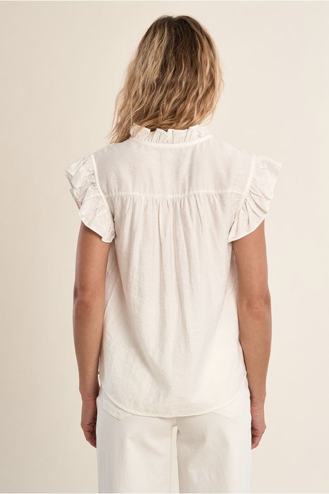 Camisa de mujer de manga corta, detalle volantes.