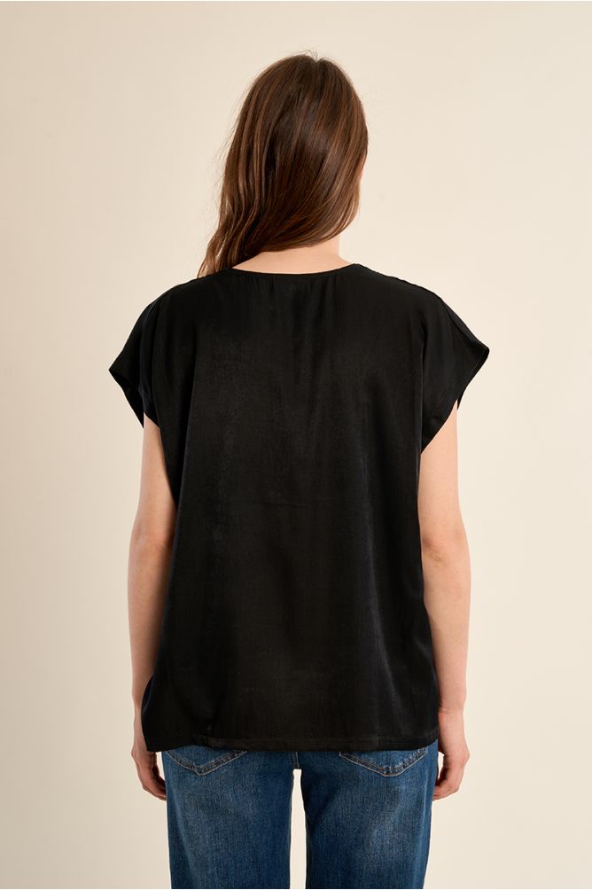Top de mujer de manga corta, cuello en V.