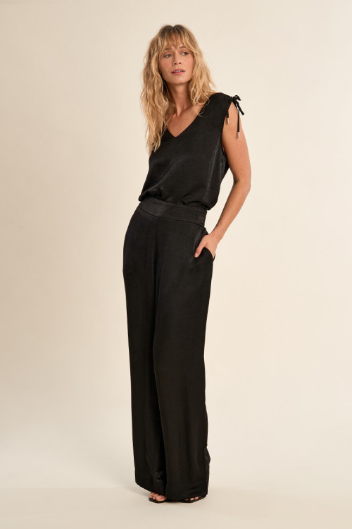 Flowing straight trousers