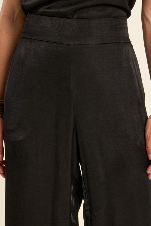 Flowing straight trousers