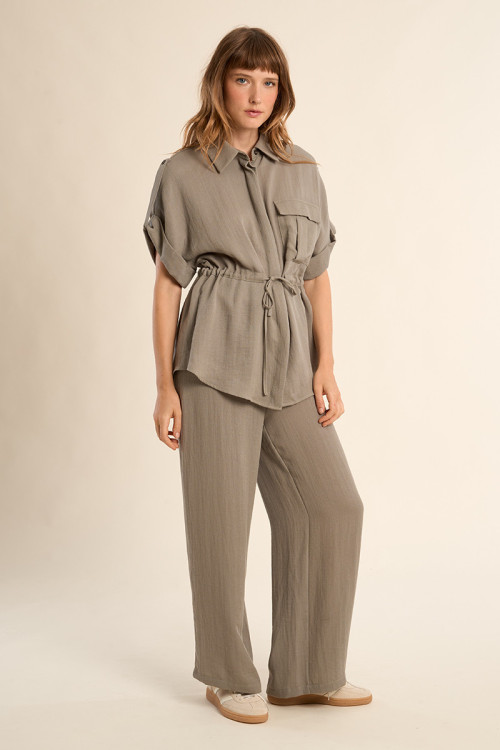 High-waisted, flared trousers