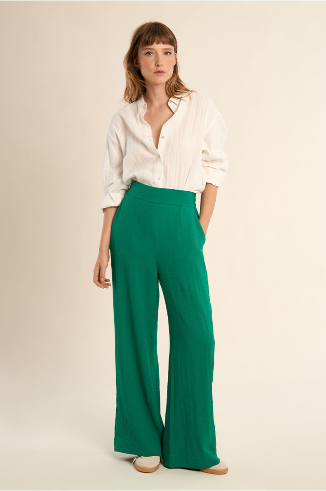 High-waisted, flowing trousers