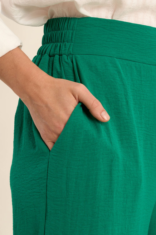 Pantalón de mujer largo, tiro muy alto.