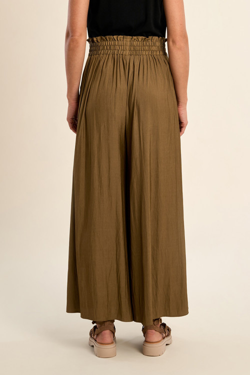 Pantalón de mujer tobillero, perneras anchas.