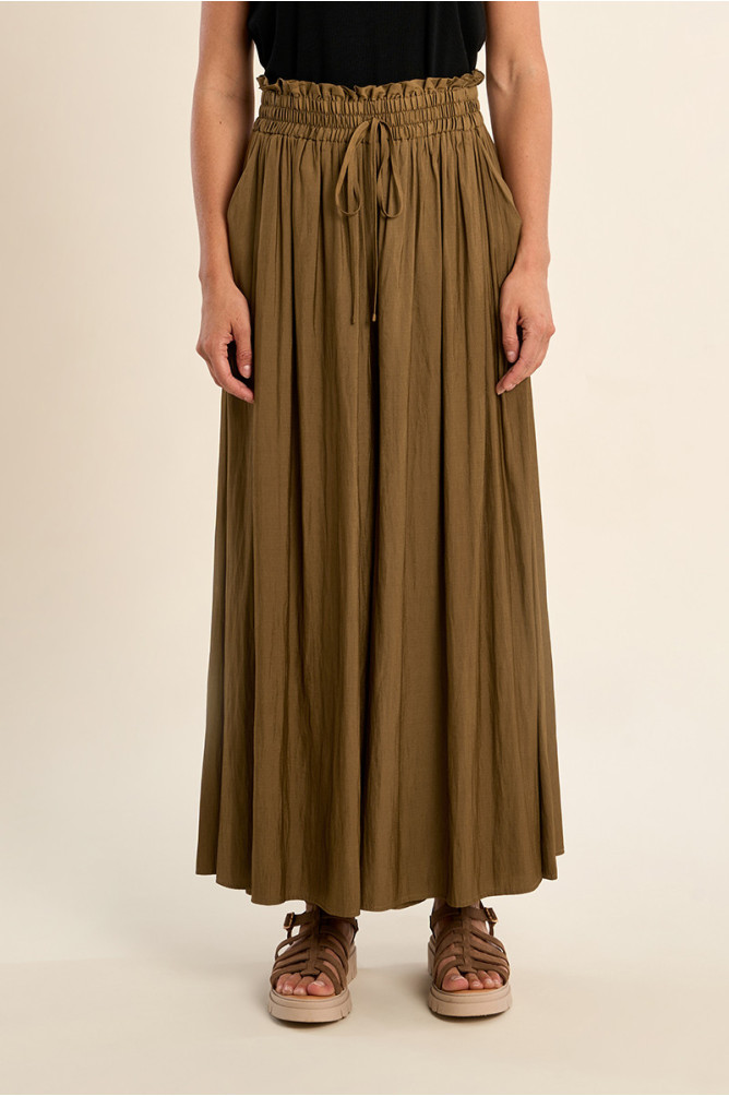 Pantalón de mujer tobillero, perneras anchas.