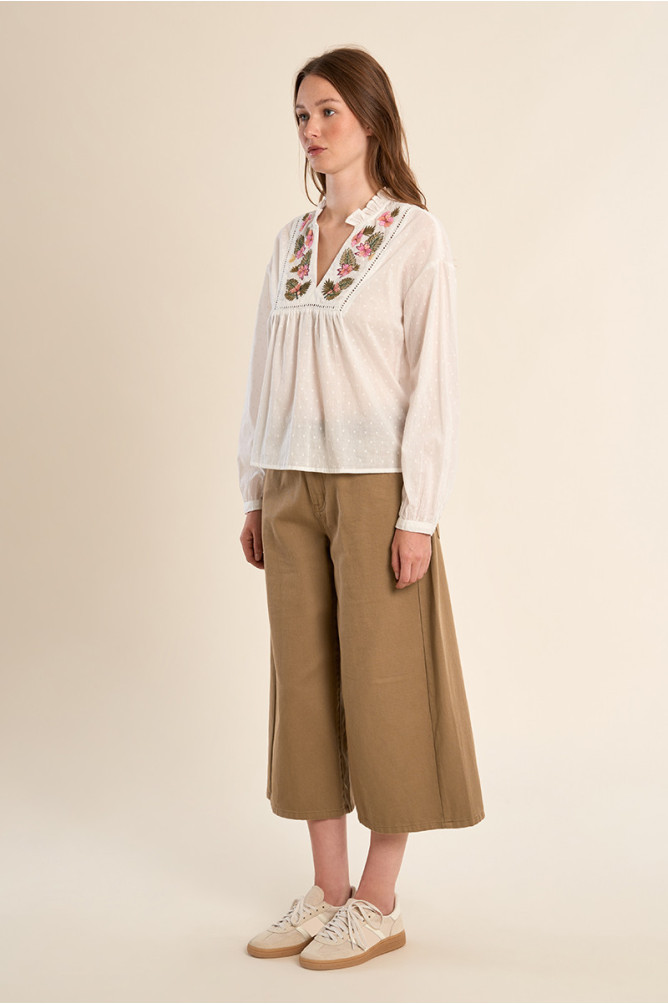 Floral embroidery blouse