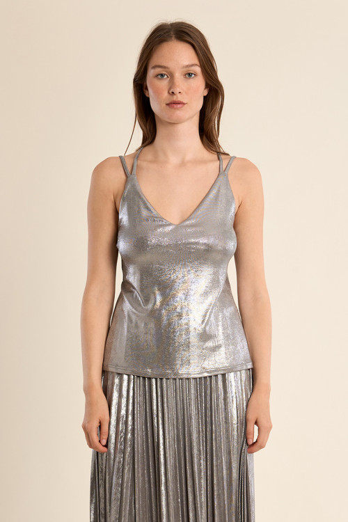 Top de mujer de doble tirante, en tejido brillante.