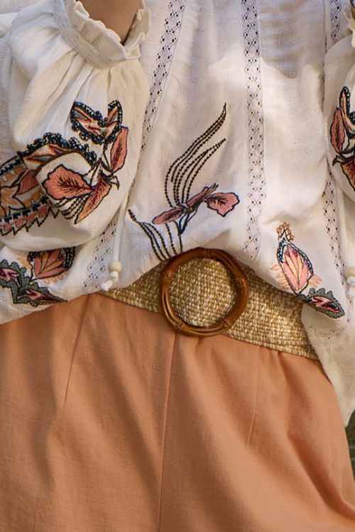 Cinturón de mujer de rafia, hebilla redonda.