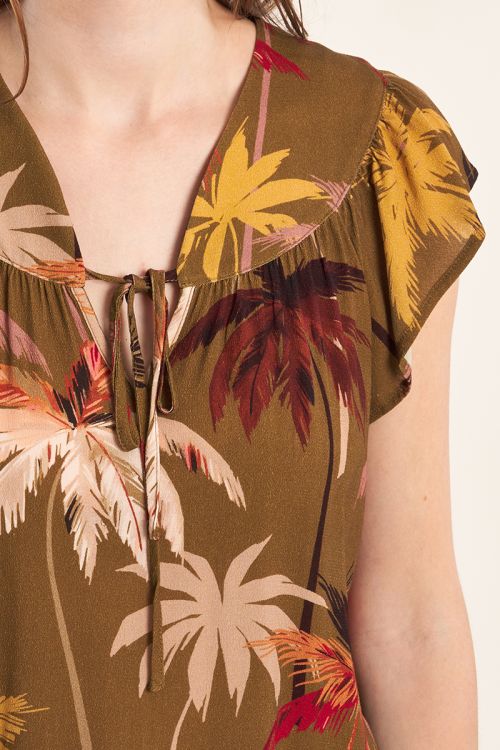 Top de mujer de manga corta, estampado floral.