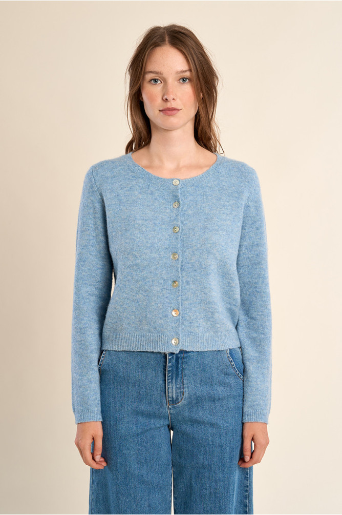 Knitted cardigan, buttoned