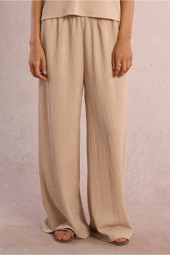 Pantalon droit et fluide en semi-transparence