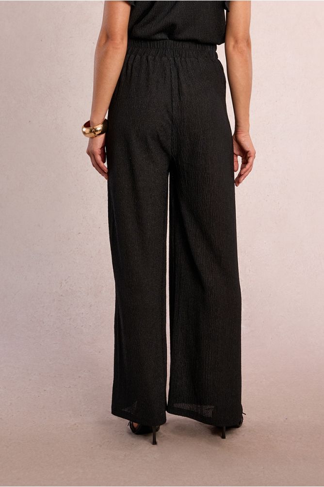 Pantalon droit et fluide en semi-transparence