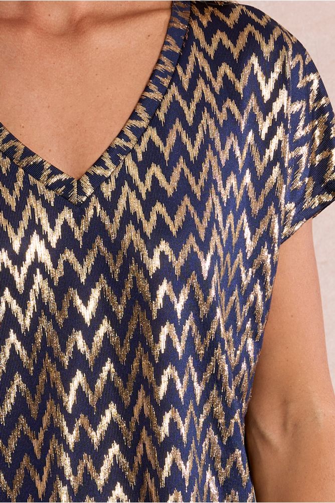 Straight, iridescent T-shirt