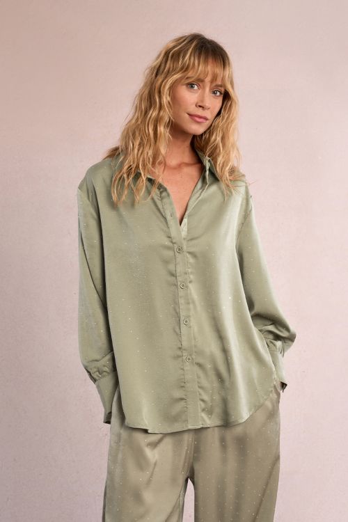 Camisa de mujer de manga larga, abalorios brillantes.