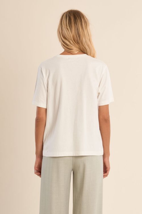 Camiseta de mujer de manga corta, detalle corazón.