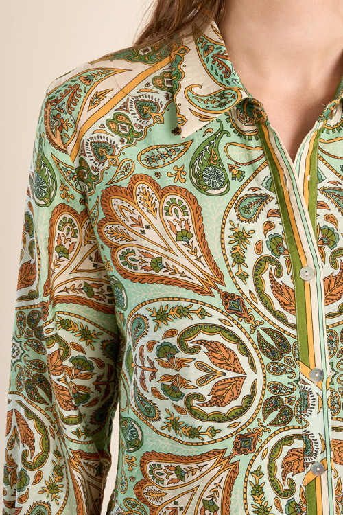 Lightweight shirt, scarf print