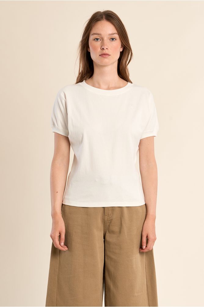 Camiseta de mujer de manga corta, detalle trébol.