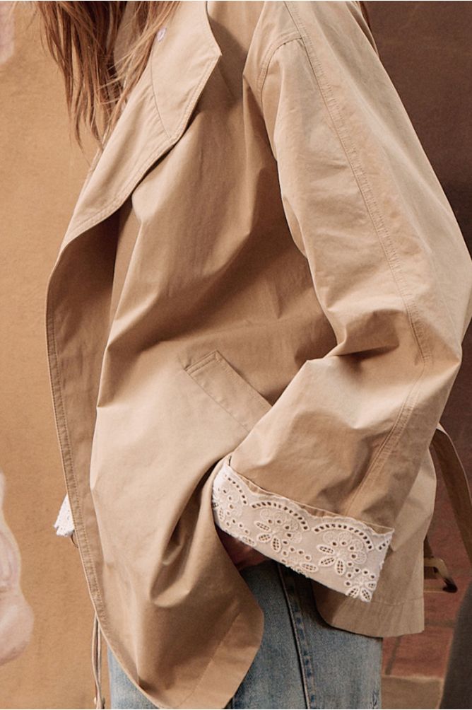 Short trench coat