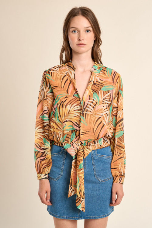 Camisa de manga larga, estampado y lazada.