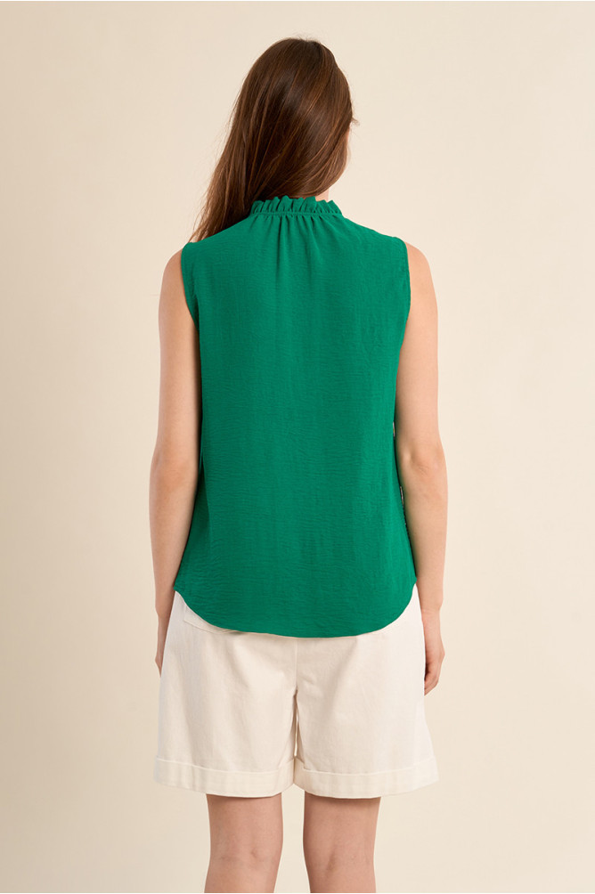 Sleeveless blouse top