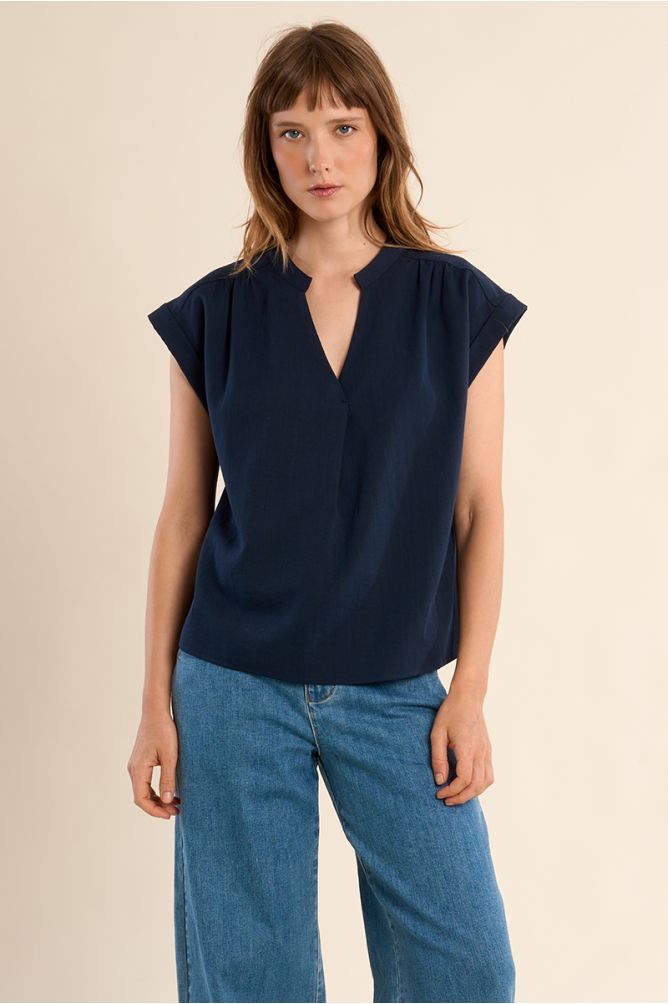 Sleeveless top
