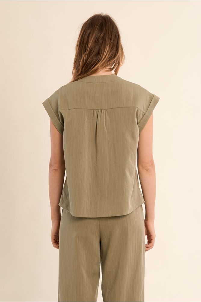 Sleeveless top
