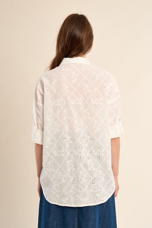 Chemise en coton, broderie anglaise