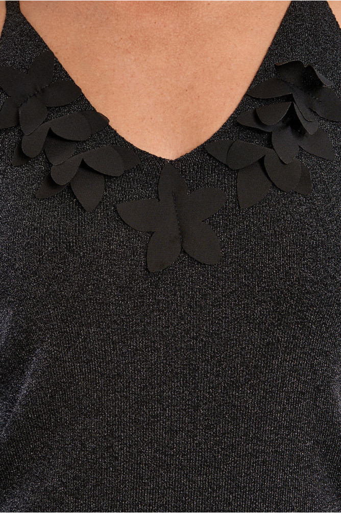 Top de mujer de tirantes, con detalles.