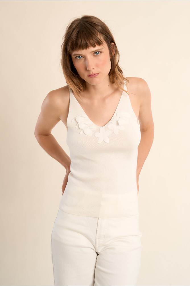 Top de mujer de tirantes, con detalles.