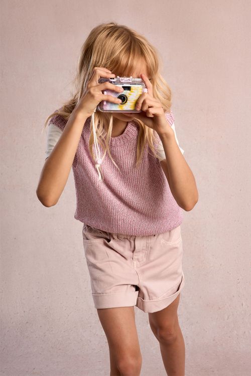 Jersey de niña de manga sisa, corte recto.