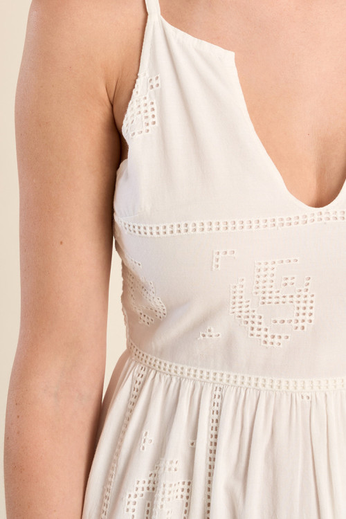 Robe mi-longue en coton, broderies ajourées