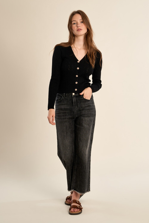Fitted cropped vest