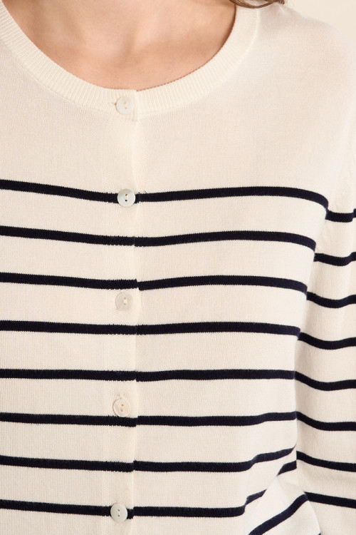 Buttoned vest