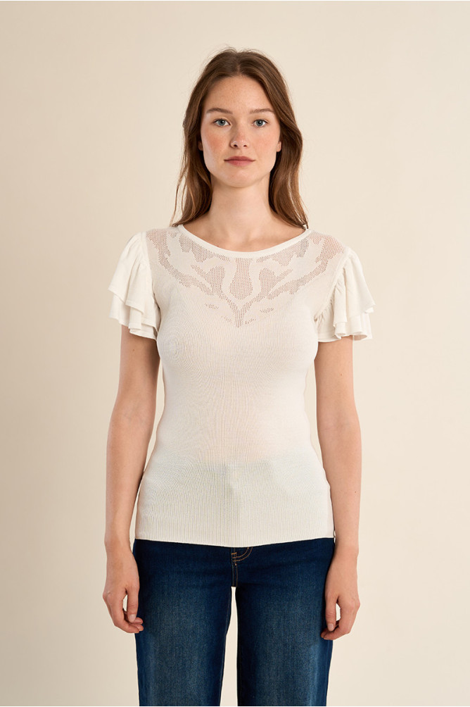T-shirt with semi-transparent collar