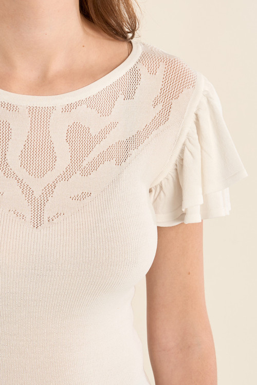 Top de mujer de manga corta, detalle bordado.
