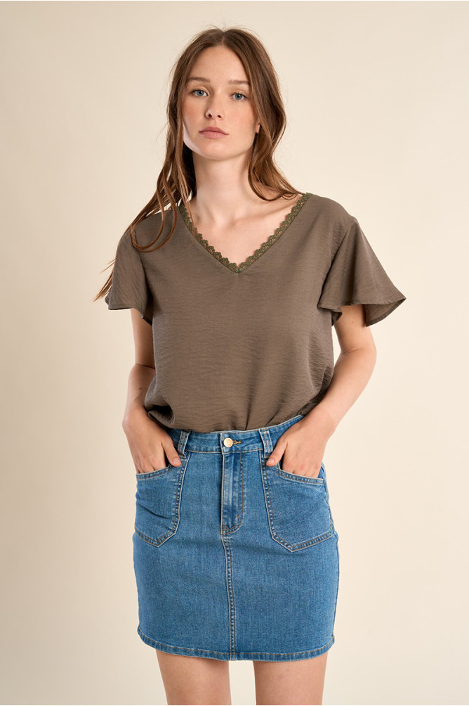 T-shirt décontracté, col brodé