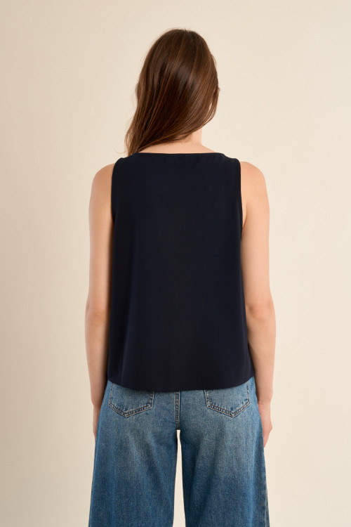 Sleeveless tank top