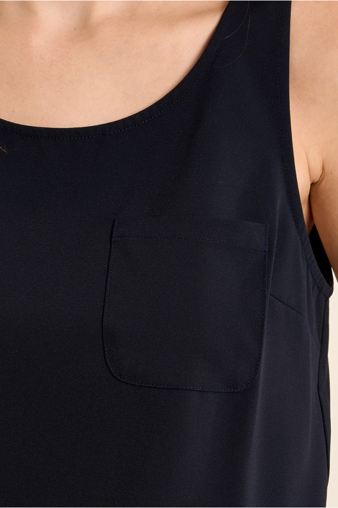 Sleeveless tank top