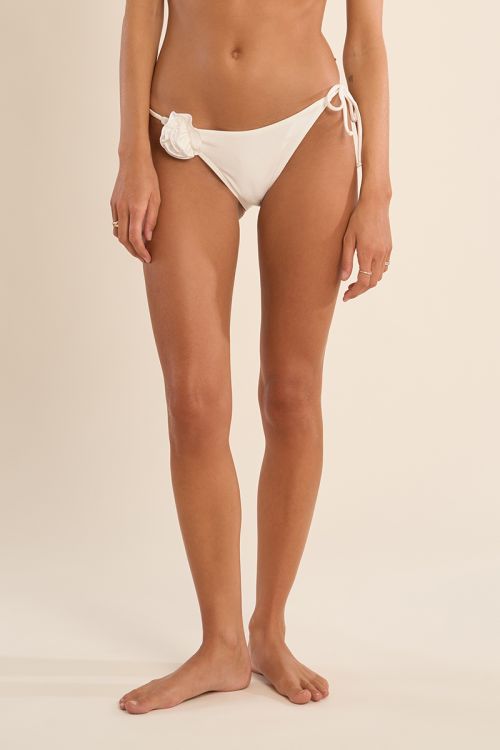 "

Bas de maillot de bain, détail fleur"