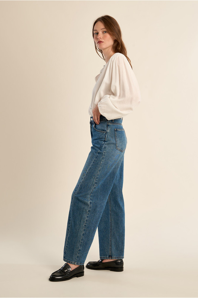 Pantalón de mujer vaquero, corte amplio ¨Balloon¨